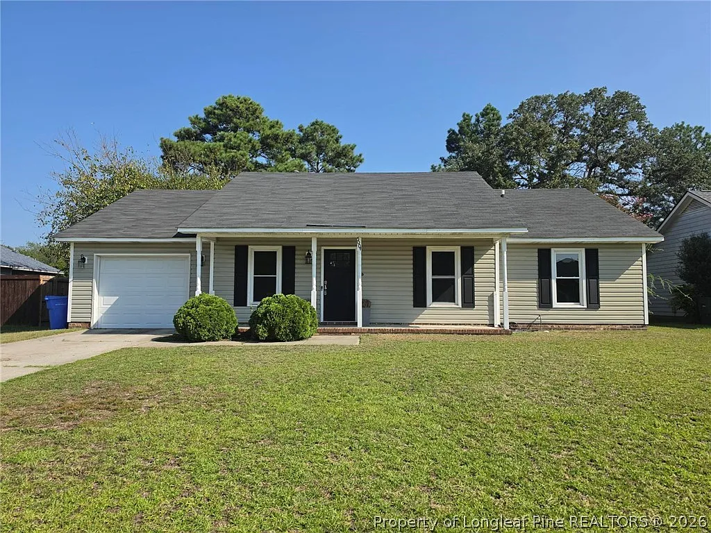 3 bed, 2.0 bath, 1337 sqft, $1,450 — Photo 1