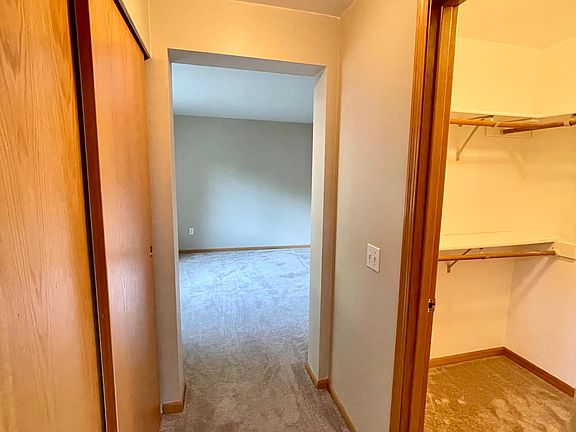 3rd image of 7605 Elm Ct SE