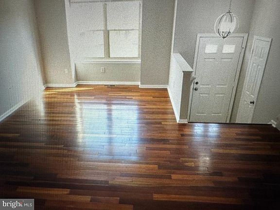 3rd image of 3117 Antrim Cir