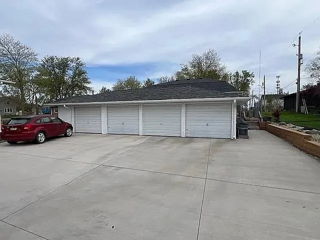 Enclosed Garage, detached from the unit