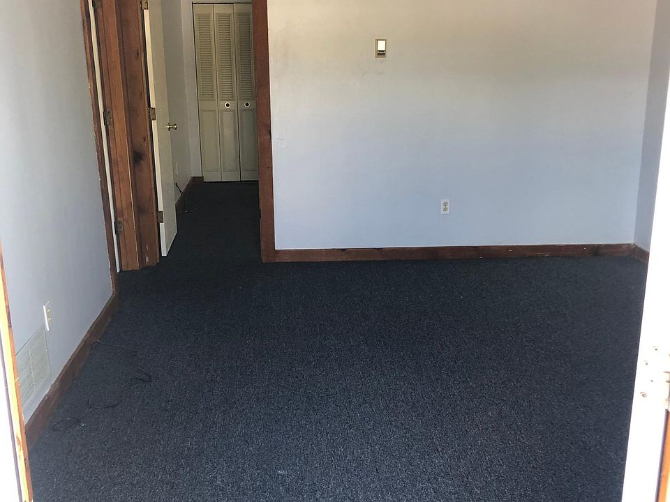 1st image of 123 Montmullin St #2