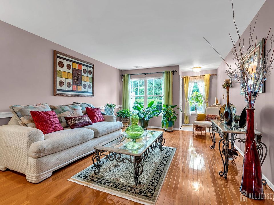 1st image of 5 Ardmore Pl