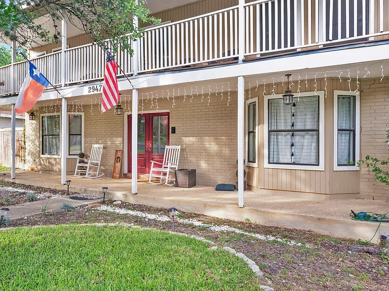2947 Burnt Oak St — Photo 2