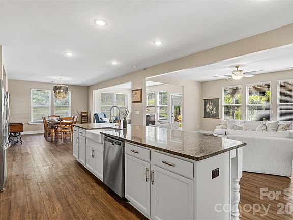 3rd image of 1135 Weir Ct