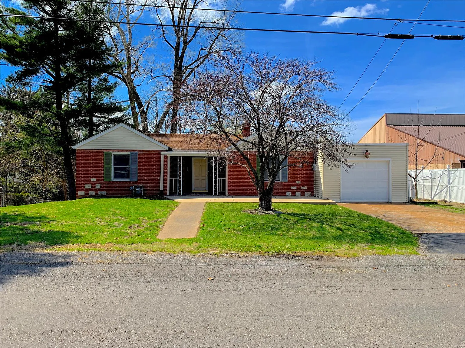 2712 Grovelin St photo 1