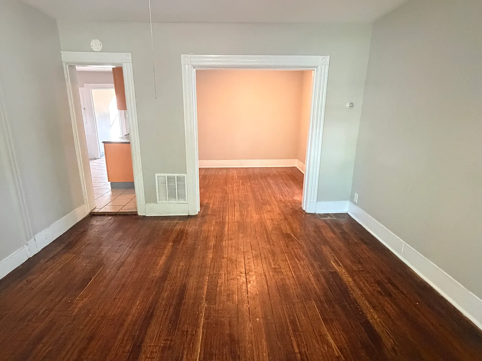 4 bed, $2,150 — Photo 2