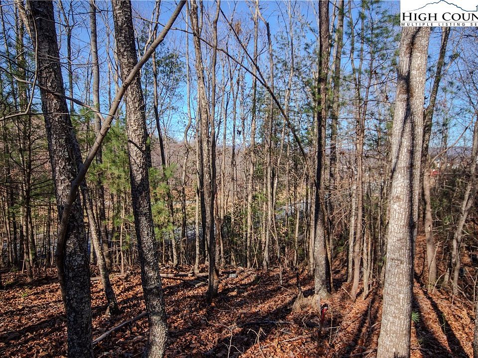 2nd image of 401 SE Huntington Woods Street