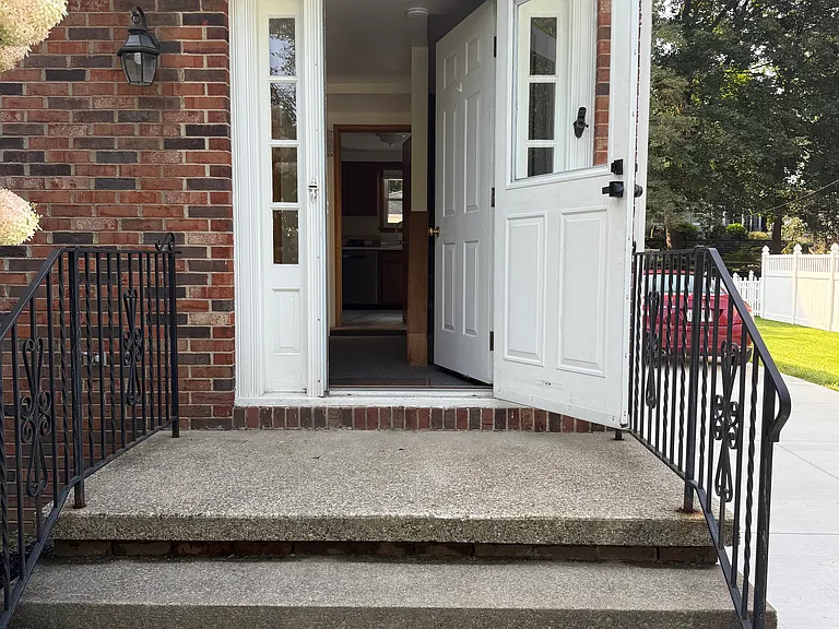67 Princeton Pl #2 — Photo 2