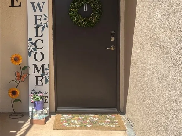 25735 Hogan Dr Unit E3, Santa Clarita, CA 91355