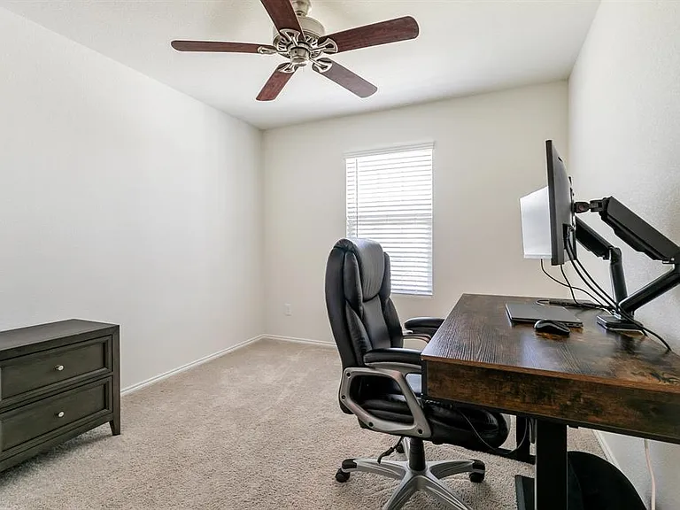 720 Autumnwood Way — Photo 16