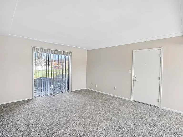 Rivercrest Apartments — Photo 115