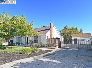 1111 El Monte Ave, Mountain View, CA 94040