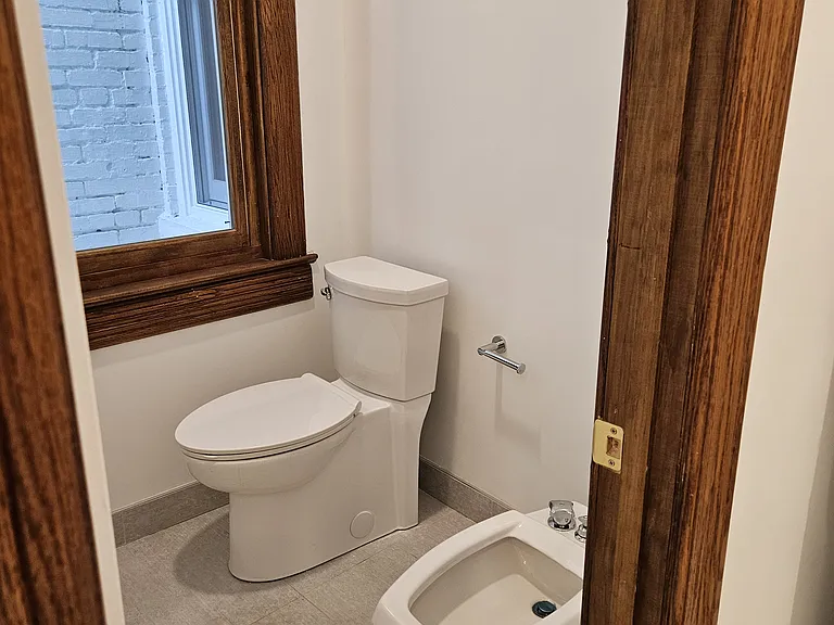 2nd floor: master suite, separate bathroom with bidet