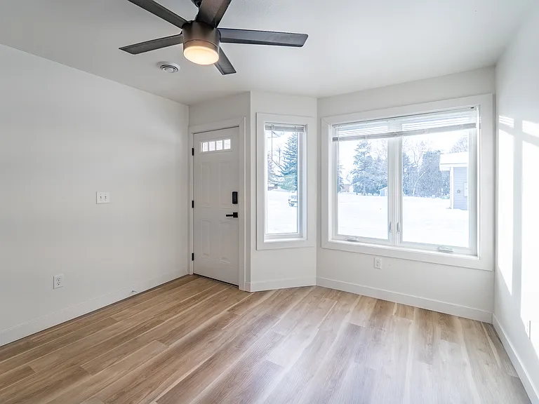 109-115 Radtke St #105 — Photo 9