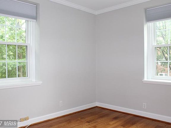 4th image of 2918 S Buchanan St APT B1