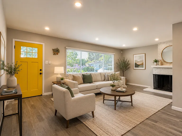 17951 Los Felice Dr — Photo 3