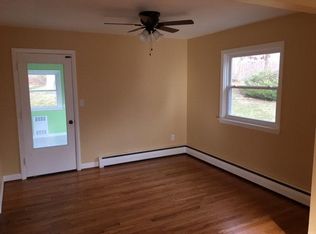 19 Laurel Hill Dr, Niantic, CT 06357