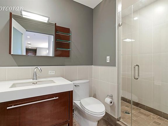 5th image of 225 E 34th St APT 2K