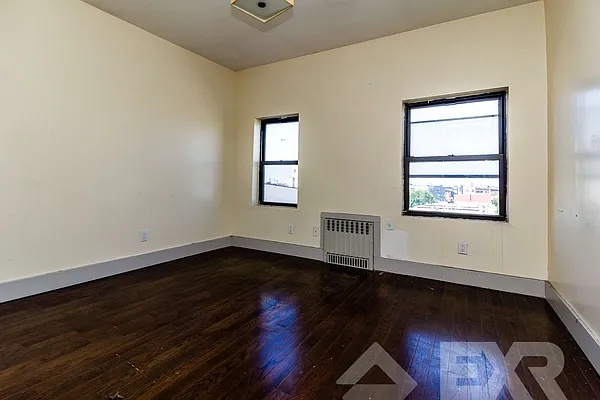 Rented by EXR | media 61