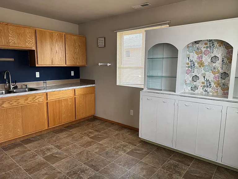 7503 Tieton Dr #5 — Photo 4