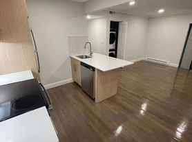 320 Hammond Pond Pkwy