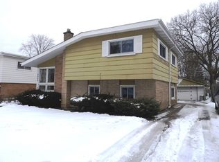 2523 N Jackson St, Waukegan, IL 60087
