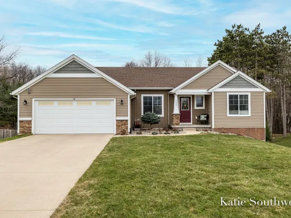 649 W Harmony Dr, Sparta, MI 49345