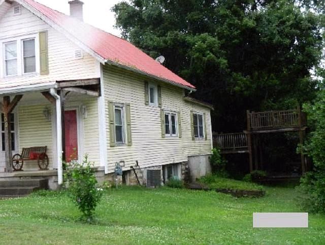 2nd image of 109 Oak St