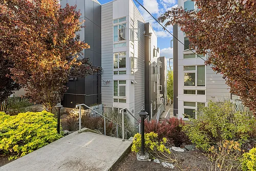 Discover Horizon Phinney! Photo 1