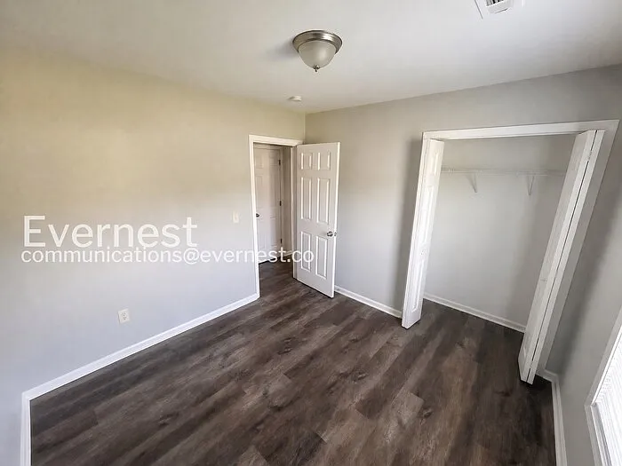 1109 Crescent Way — Photo 14