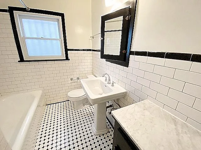 920 N Hoover St #B — Photo 14