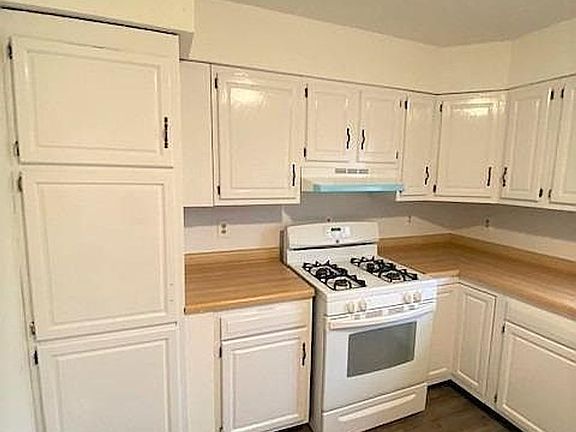 5th image of 663 Shropshire Ave