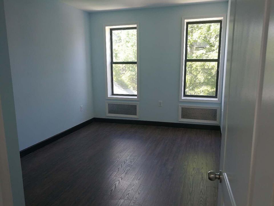 1st image of 91-15 86th Dr