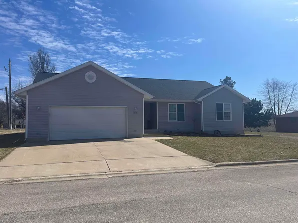 116 Circle Dr, Wellsburg, IA 50680