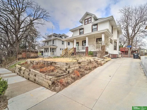 819 S 37th St, Omaha, NE 68105