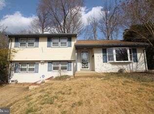 5918 Atteentee Rd, Springfield, VA 22150