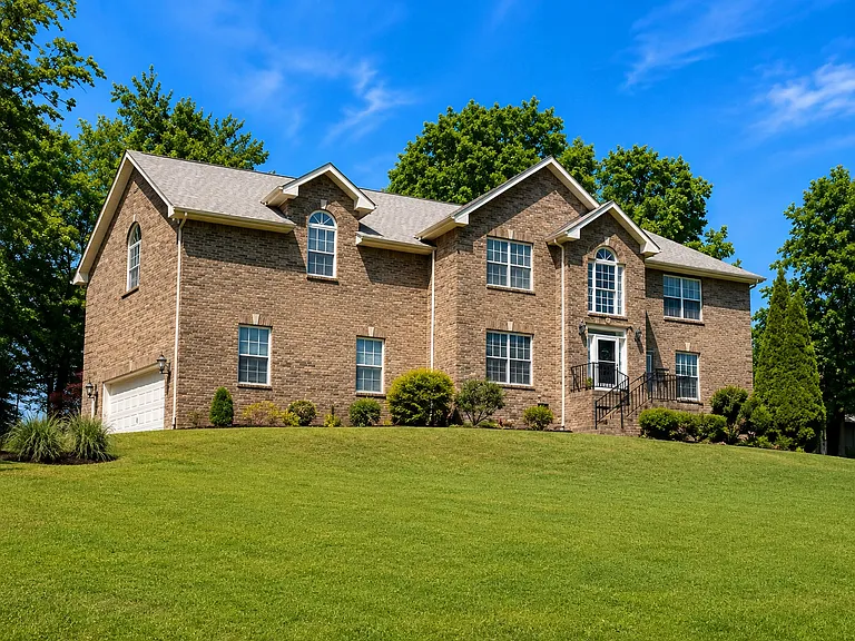 1034 Ridglea Dr — Photo 1