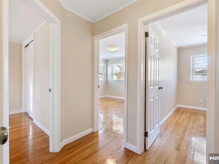 75 Cypress Rd — Photo 10