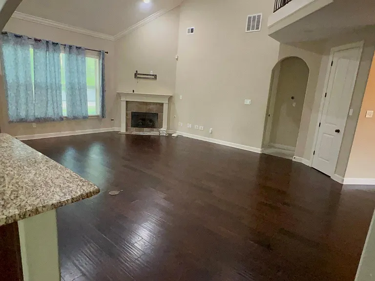 1229 Grainfield Cv — Photo 11