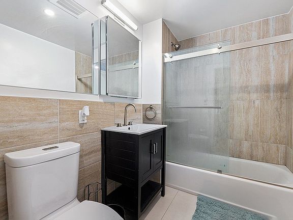 4th image of 63 W 104th St APT 401