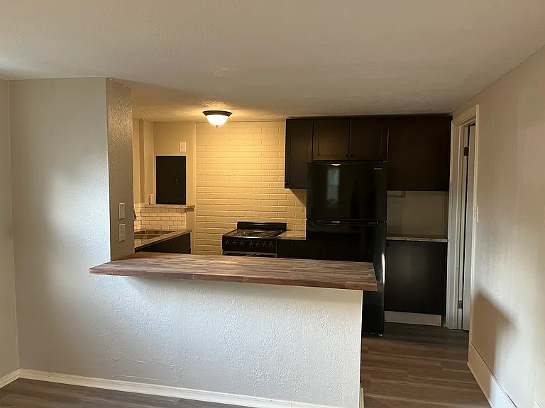 639 Cherry St — Photo 5