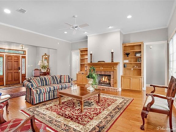 4th image of 2822 Long Lake Dr