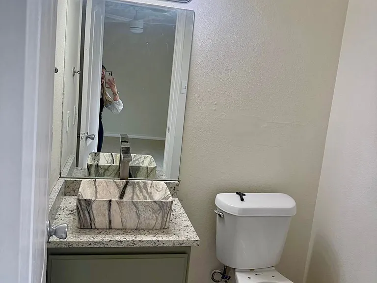 411 Shiloh Dr — Photo 4