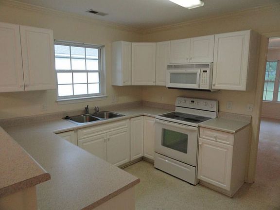4th image of 254 Victory Gardens Dr
