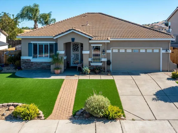 1066 Fountain Grove Dr, Vacaville, CA 95688