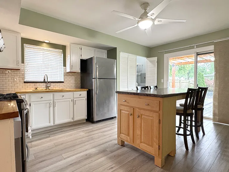 1630 S Walnut Ln — Photo 9