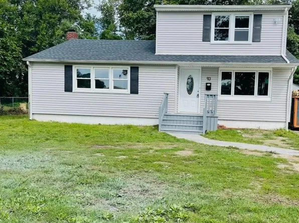 93 Saxon Avenue, Bay Shore, NY 11706