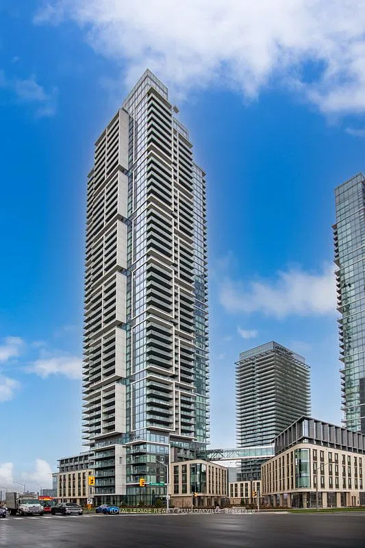 Transit City Condos — Photo 1