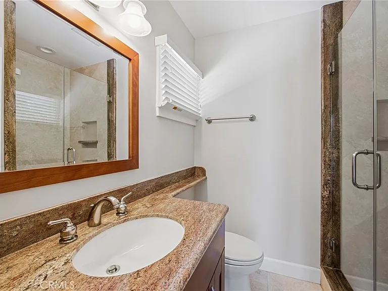 1840 Temple Hills Dr — Photo 34