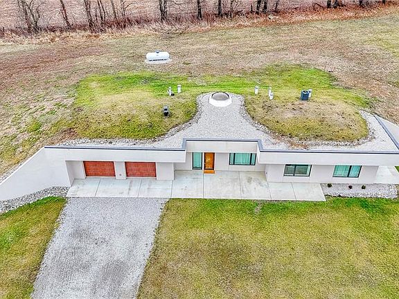 2nd image of 18018 Ozark Ln